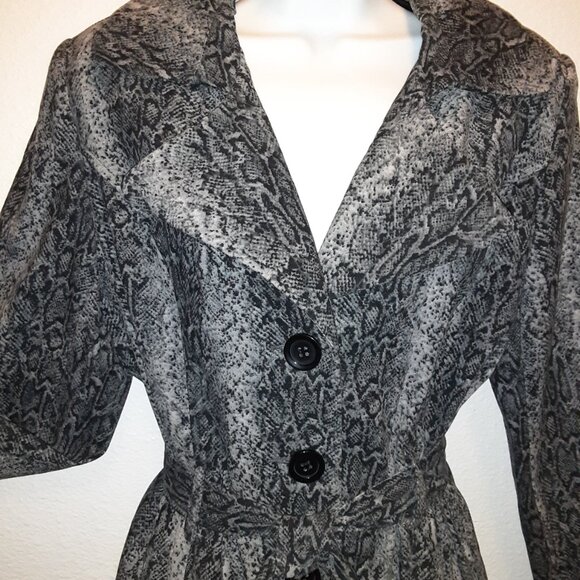 Fashion Bug Sz 12 * Velvety Snake Skin Belted Blazer * Like New * Gray Python * - Picture 1 of 10